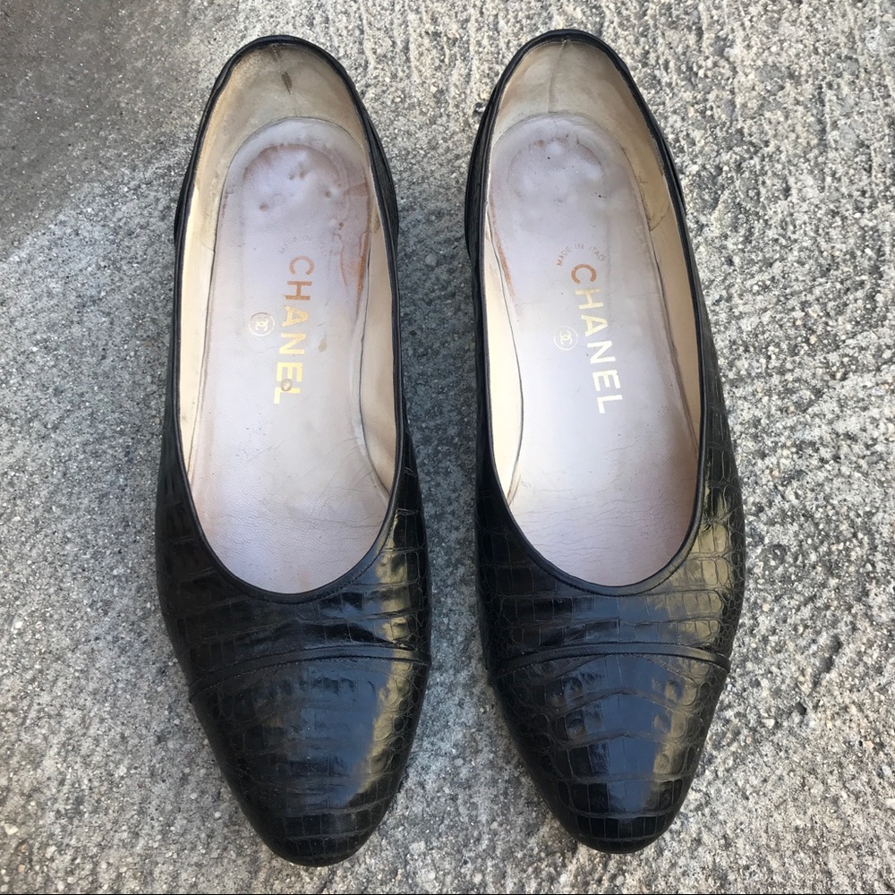 Vintage Chanel alligator flats